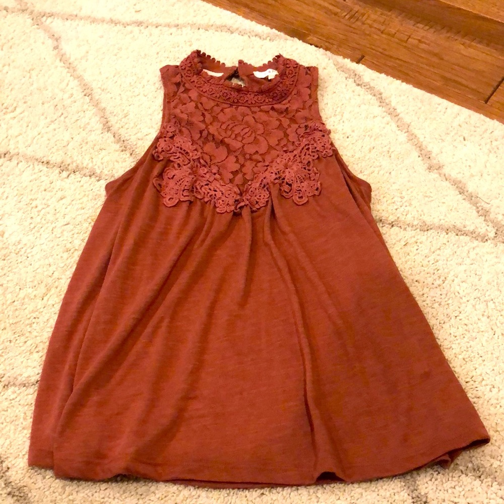 Lace tank top, size medium